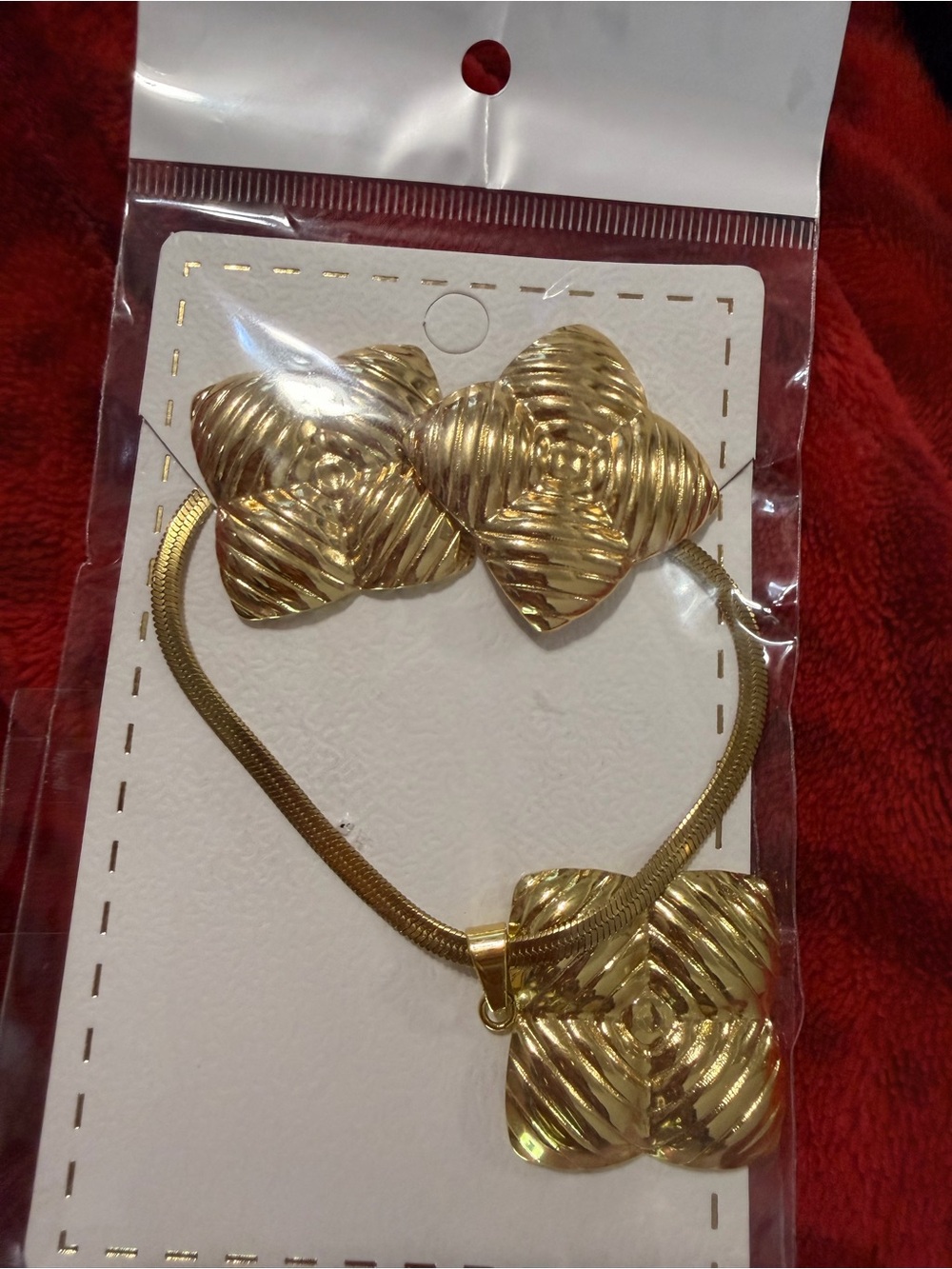 Gold Flower Pendant Necklace and Earring Set - Women Accessories